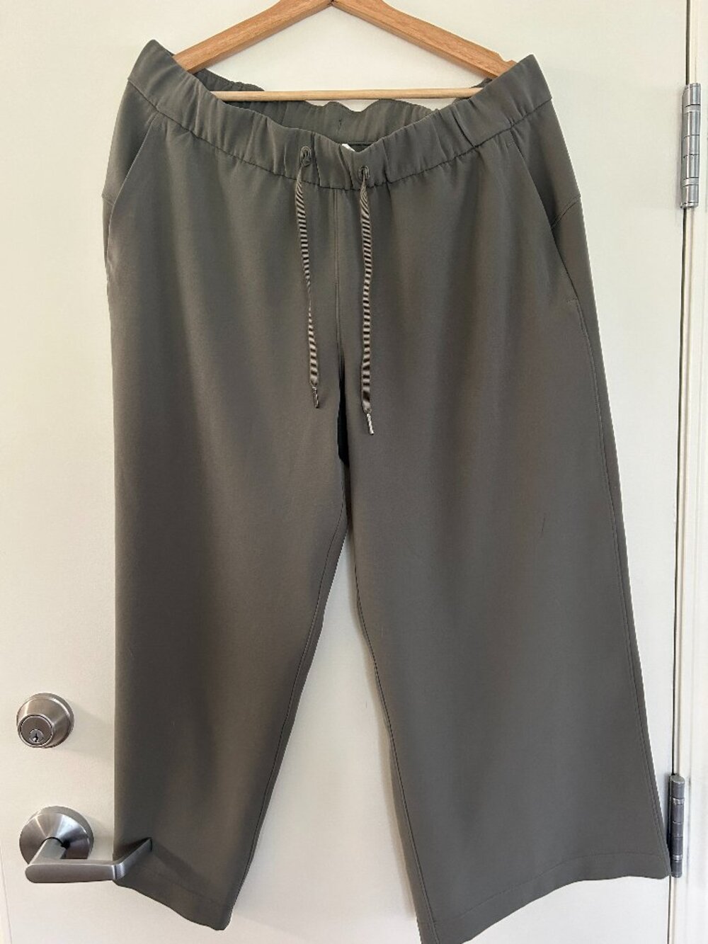 Lululemon On the Fly Wide Leg Woven Size 12